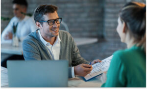 Cómo Una Pareja Ahorra 14 de Sus Ingresos Mensuales